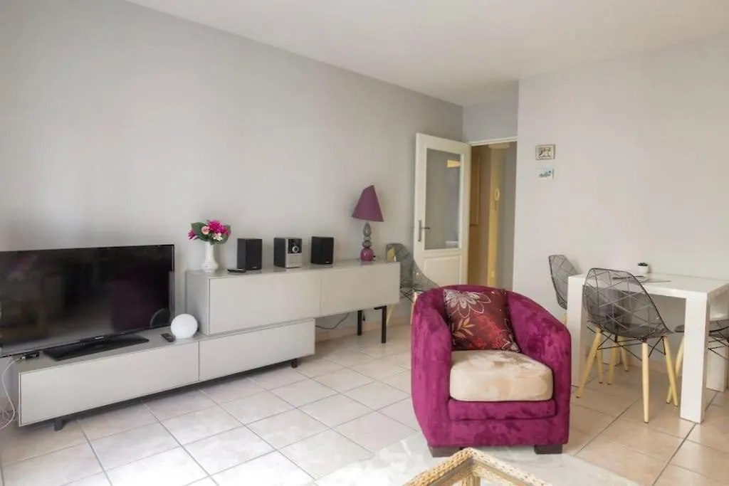 T2 Calme Avec Parking Entre Perrache Et Confluence Apartment Lyon